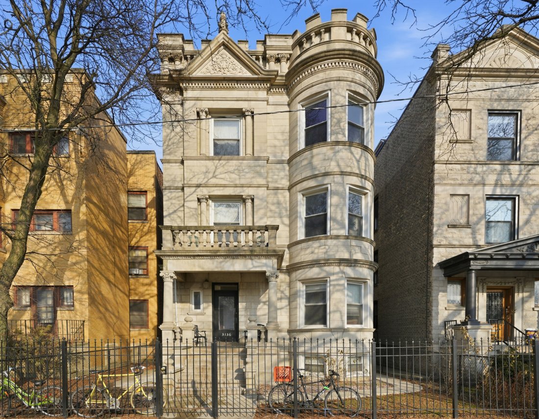 Chicago, Illinois, United States 1 - 18132687