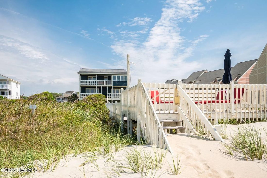House in Oak Island, North Carolina, United States 2 - 18127959
