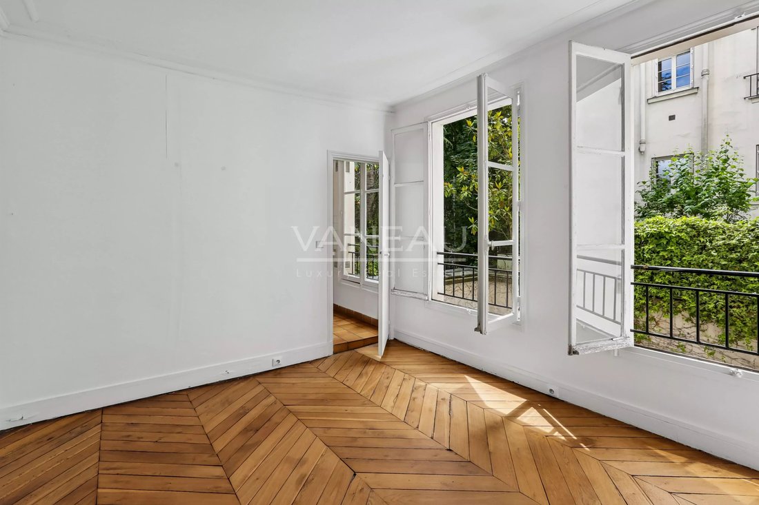 Apartment in Saint Thomas d'Aquin, Paris 7e Arrondissement, Paris 2 - 17454883