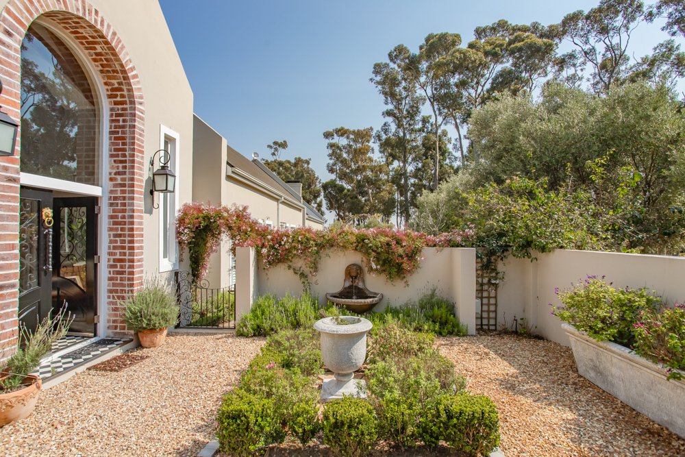 House in Franschhoek, Western Cape, South Africa 4 - 18133725