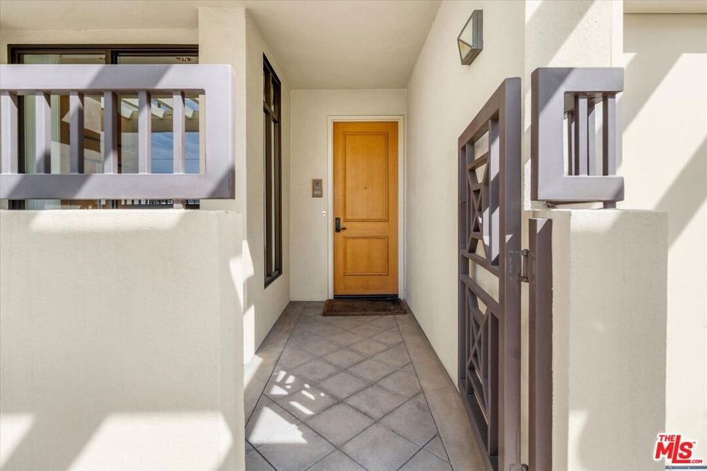 Condo in Los Angeles, California, United States 2 - 18132510