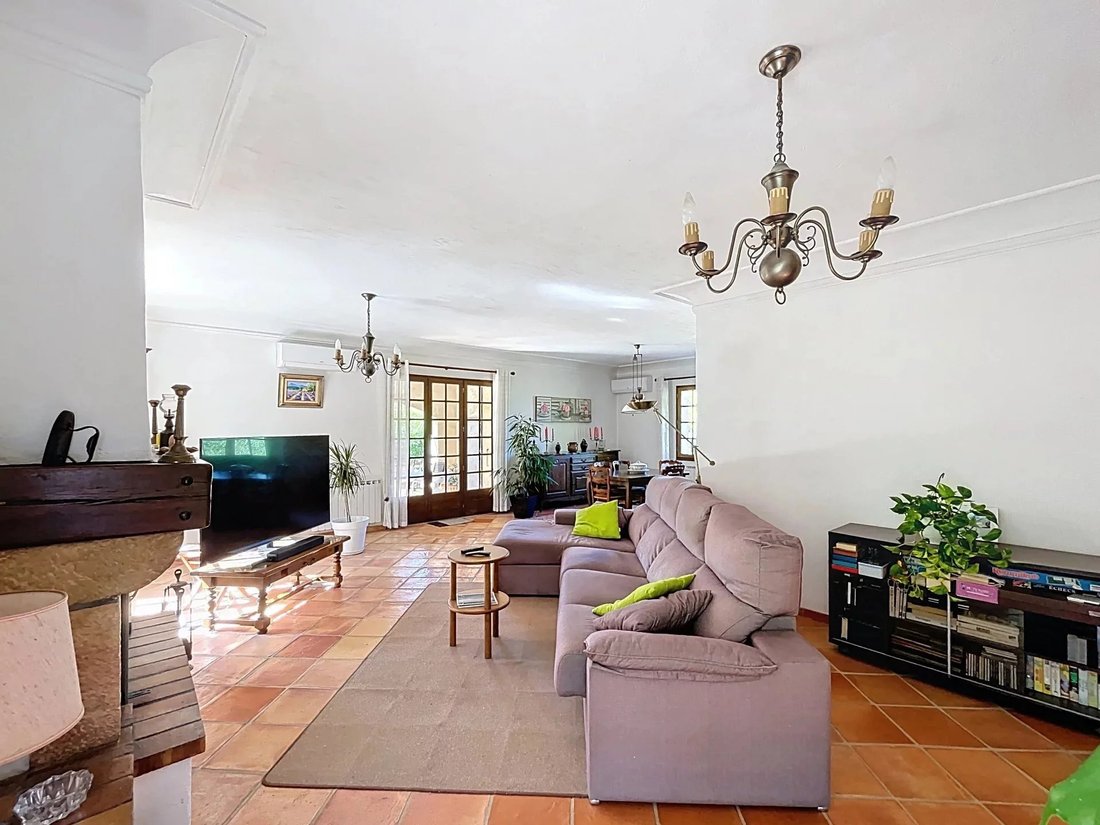 Villa in Le Rouret, Provence-Alpes-Côte d'Azur, France 5 - 18130063