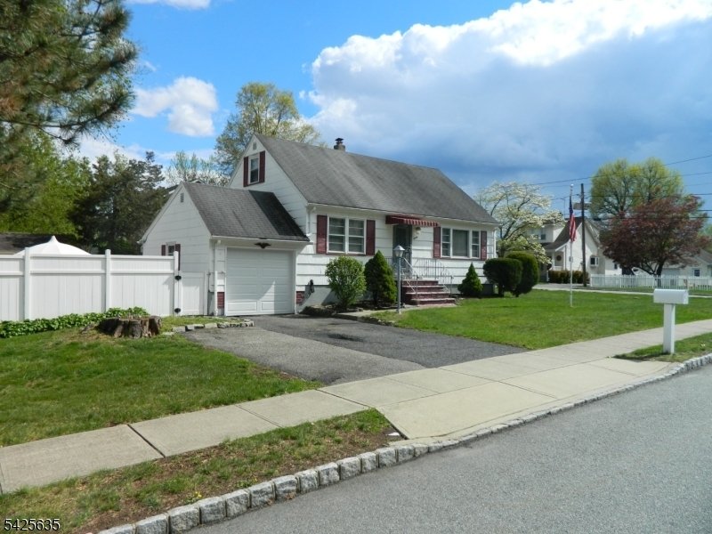 House in Caldwell, New Jersey, United States 3 - 18134098