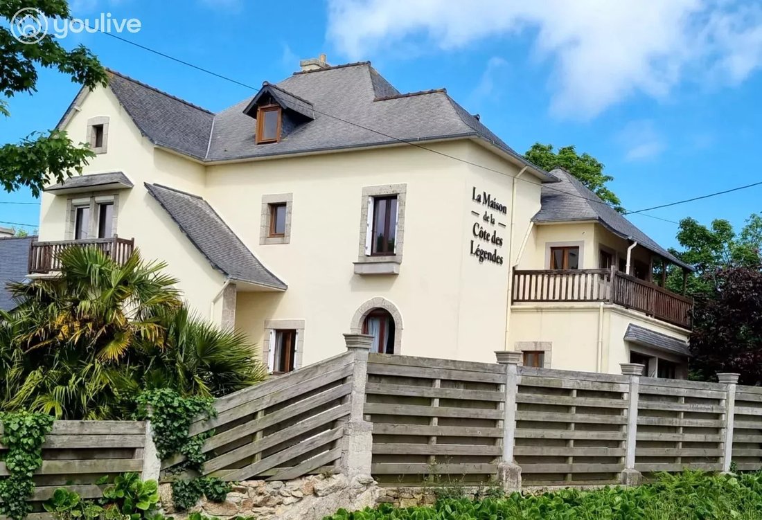 Estate in Plouneour-Trez, Plouneour-Brignogan-plages, France 1 - 18130317