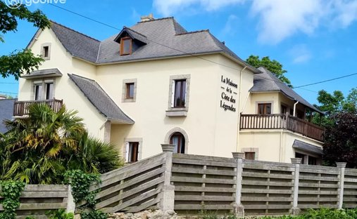 Estate in Plouneour-Trez, Plouneour-Brignogan-plages, France 1