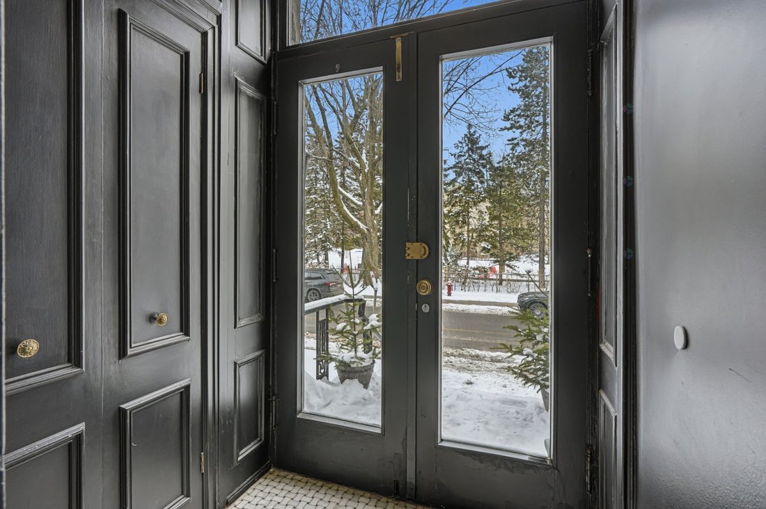 House in Westmount, Quebec, Canada 3 - 18133331