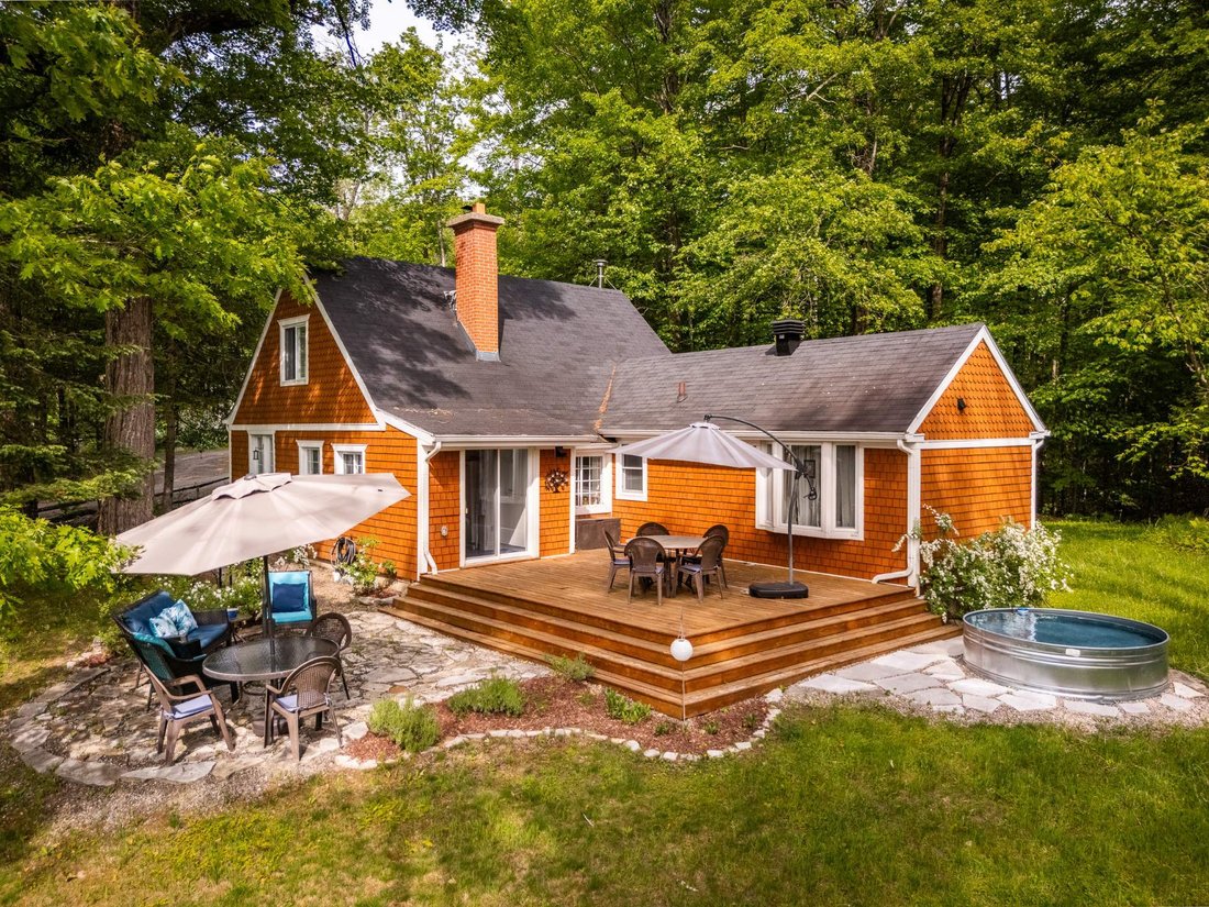 House in Lac-Brome, Quebec, Canada 4 - 18129655