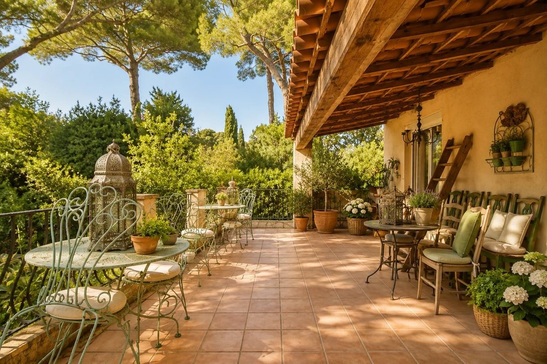 Villa in Saint-Jean-Cap-Ferrat, Provence-Alpes-Côte d'Azur, France 2 - 17483061