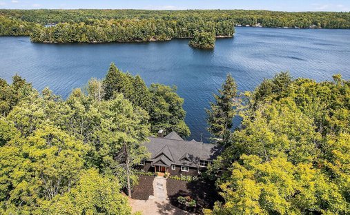 House in Port Carling, Ontario, Canada 1