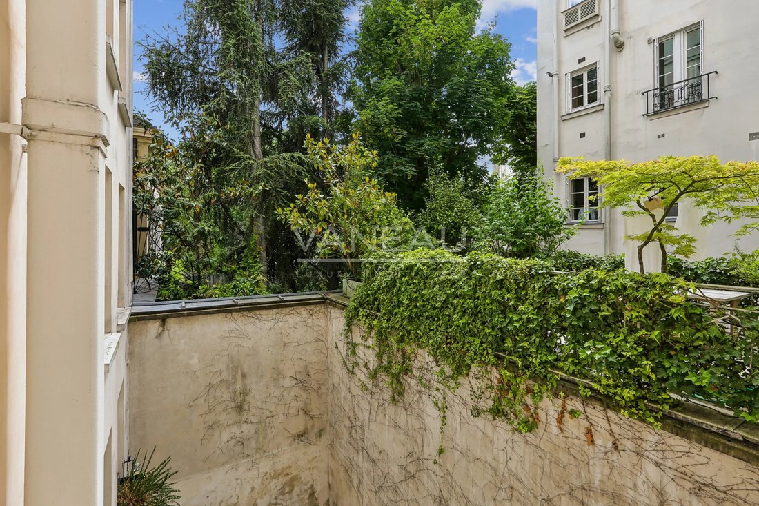 Apartment in Saint Thomas d'Aquin, Paris 7e Arrondissement, Paris 5 - 17454883
