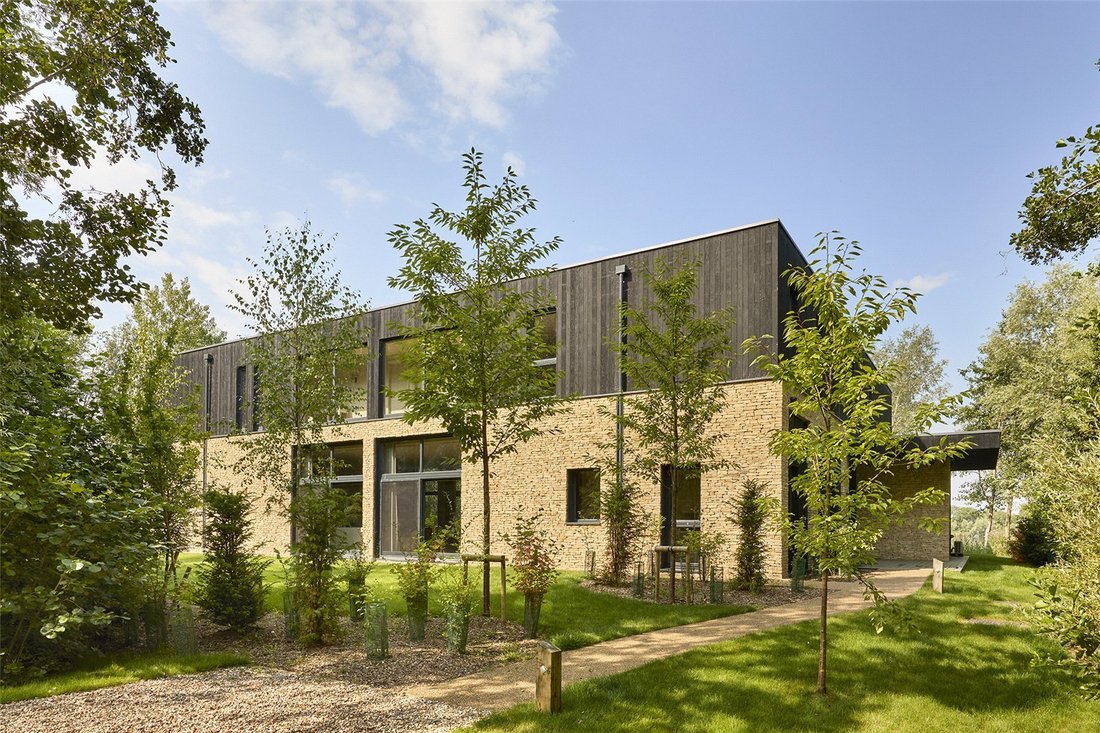 House in Fairford, England 3 - 18129563