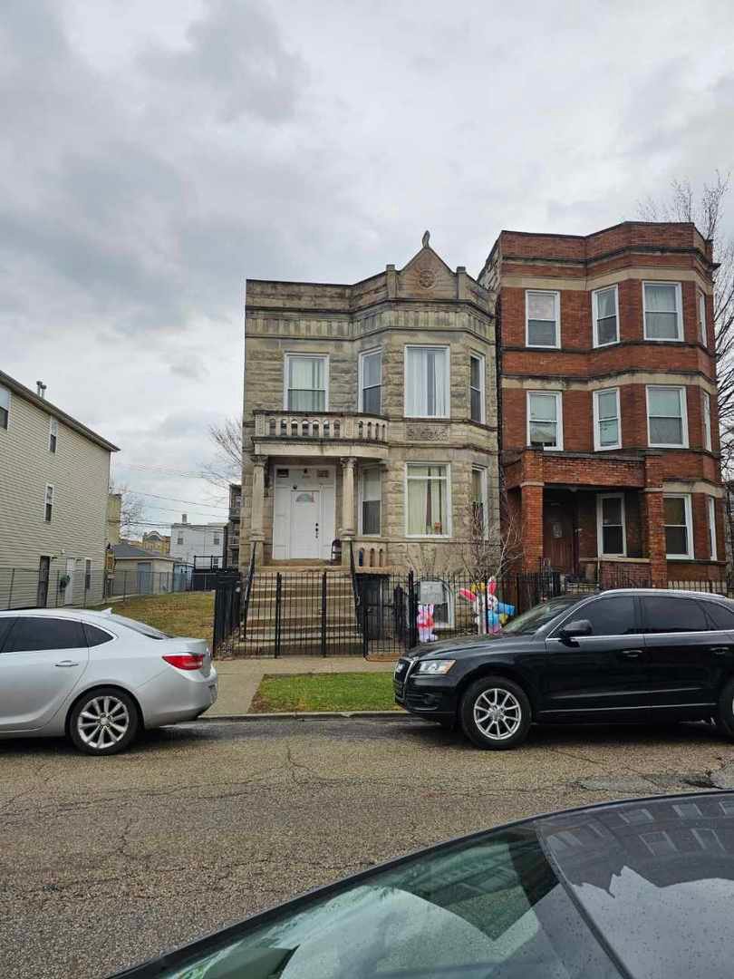 Chicago, Illinois, United States 1 - 18132772