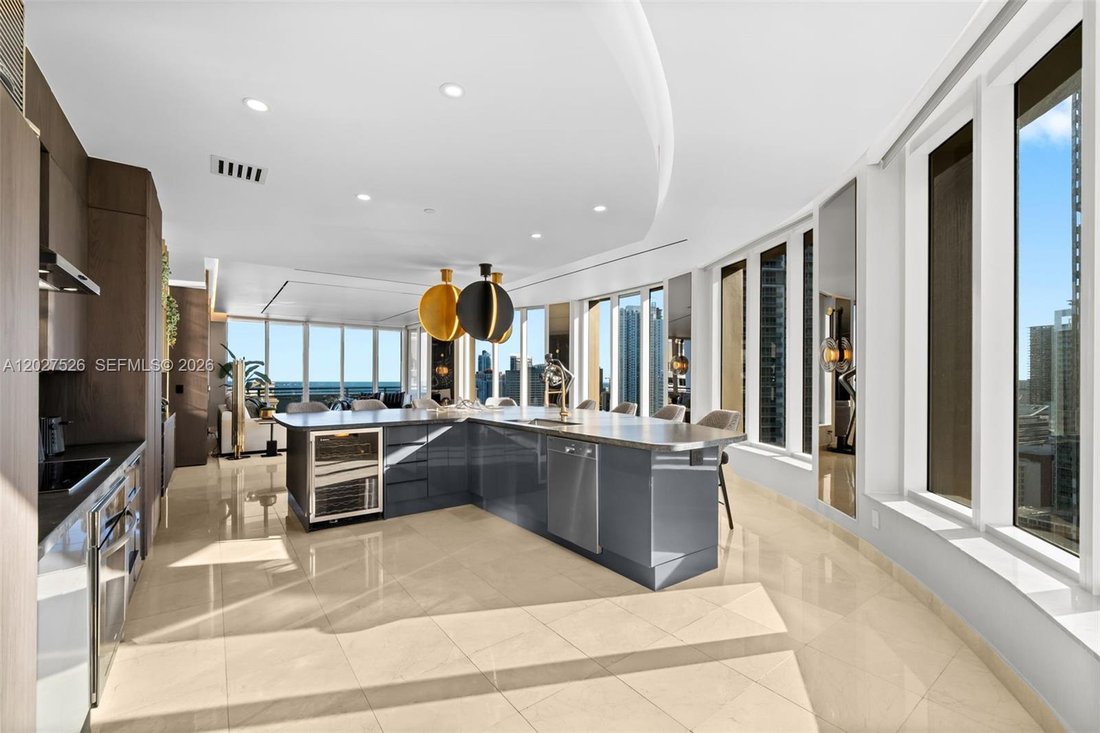 Condo in Miami, Florida, United States 4 - 18133216