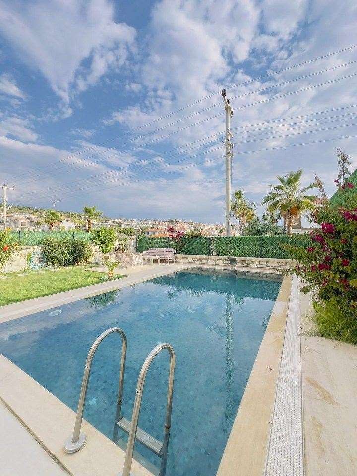 İzmir, İzmir, Turkey 3 - 18128255