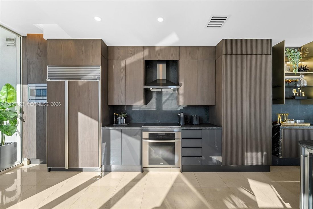 Condo in Miami, Florida, United States 5 - 18133216