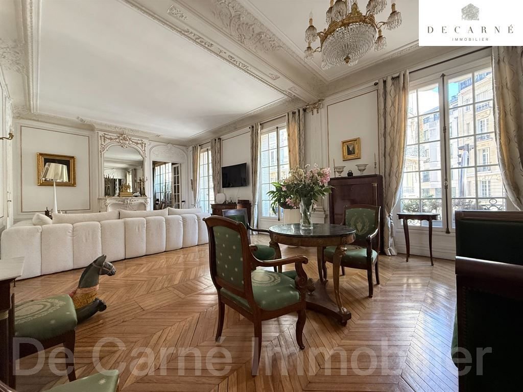 Apartment in Palais Royal, Paris 1er Arrondissement, Paris 2 - 18132314