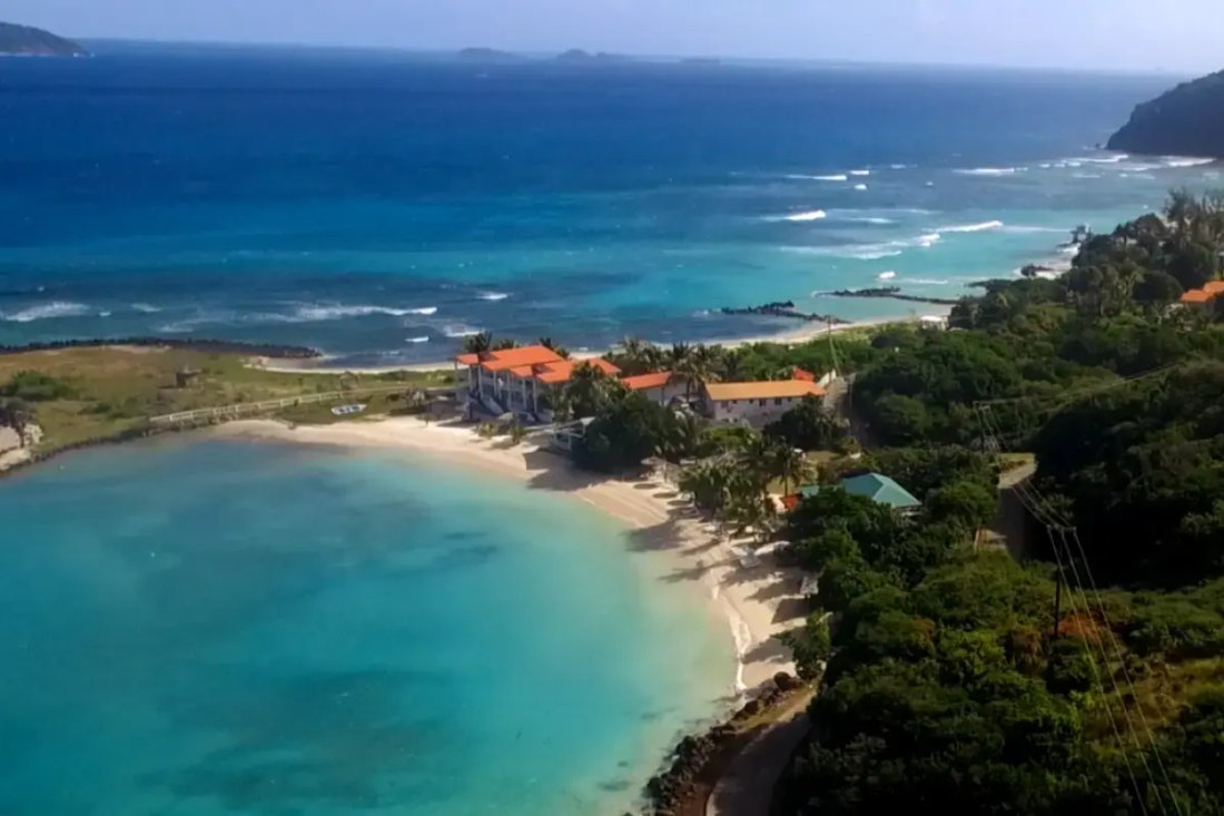Land in Belmont Bay, Saint Vincent and the Grenadines 1 - 18127670