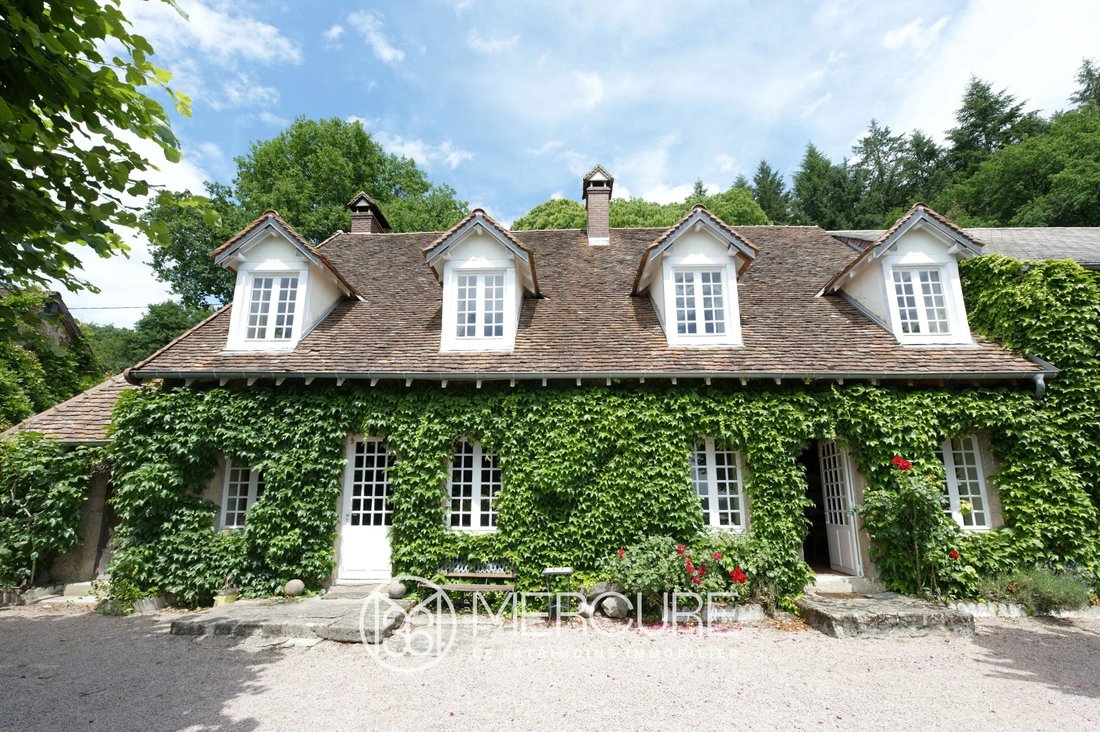 Domaine à Saint-Symphorien-de-Marmagne, Bourgogne-Franche-Comté, France 2 - 16898241