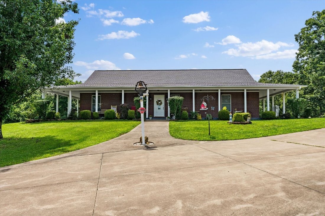 House in Hohenwald, Tennessee, United States 2 - 18132319