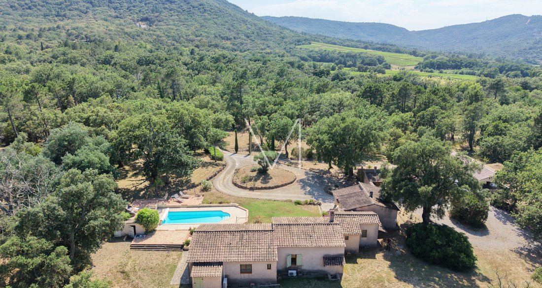 Finca en Le Plan-de-la-Tour, Provenza-Alpes-Costa Azul, Francia 1 - 16368958