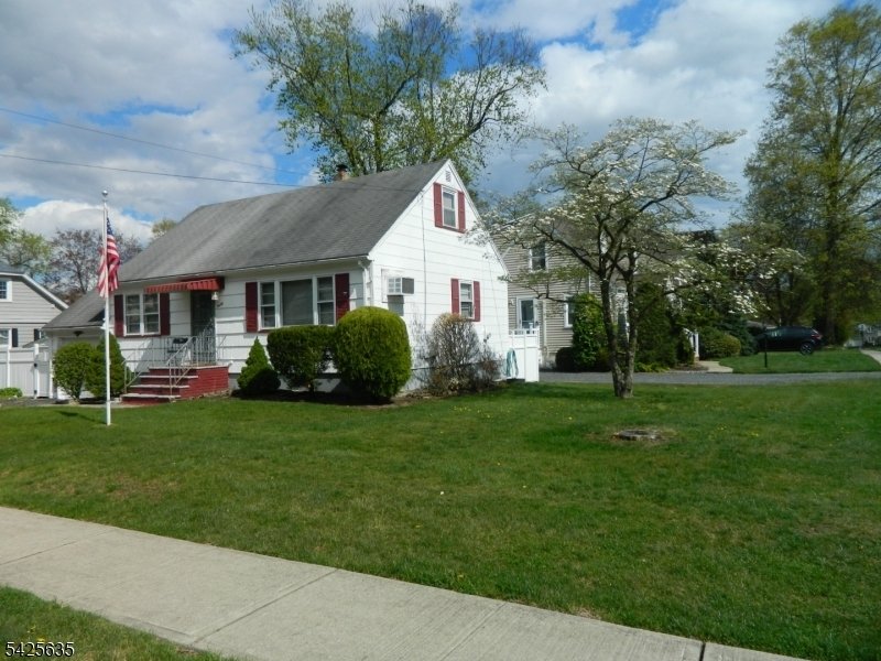 House in Caldwell, New Jersey, United States 2 - 18134098