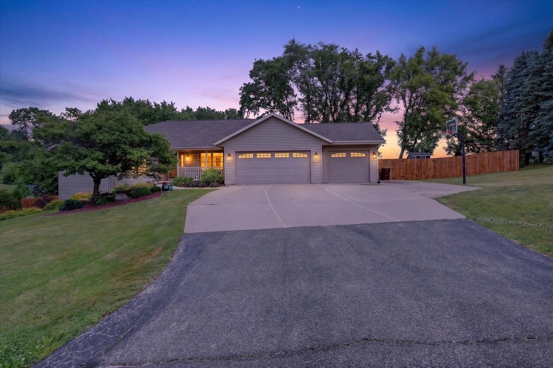 House in Whitewater, Wisconsin, United States 1 - 18131016