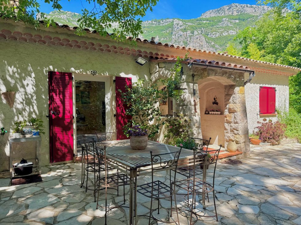 Villa in Tourrettes-sur-Loup, Provence-Alpes-Côte d'Azur, France 1 - 18128046