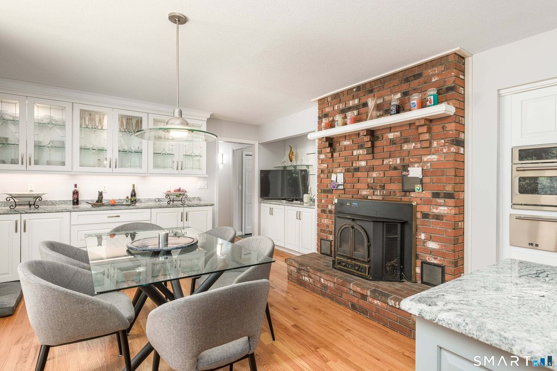 House in Ellington, Connecticut, United States 4 - 18131181