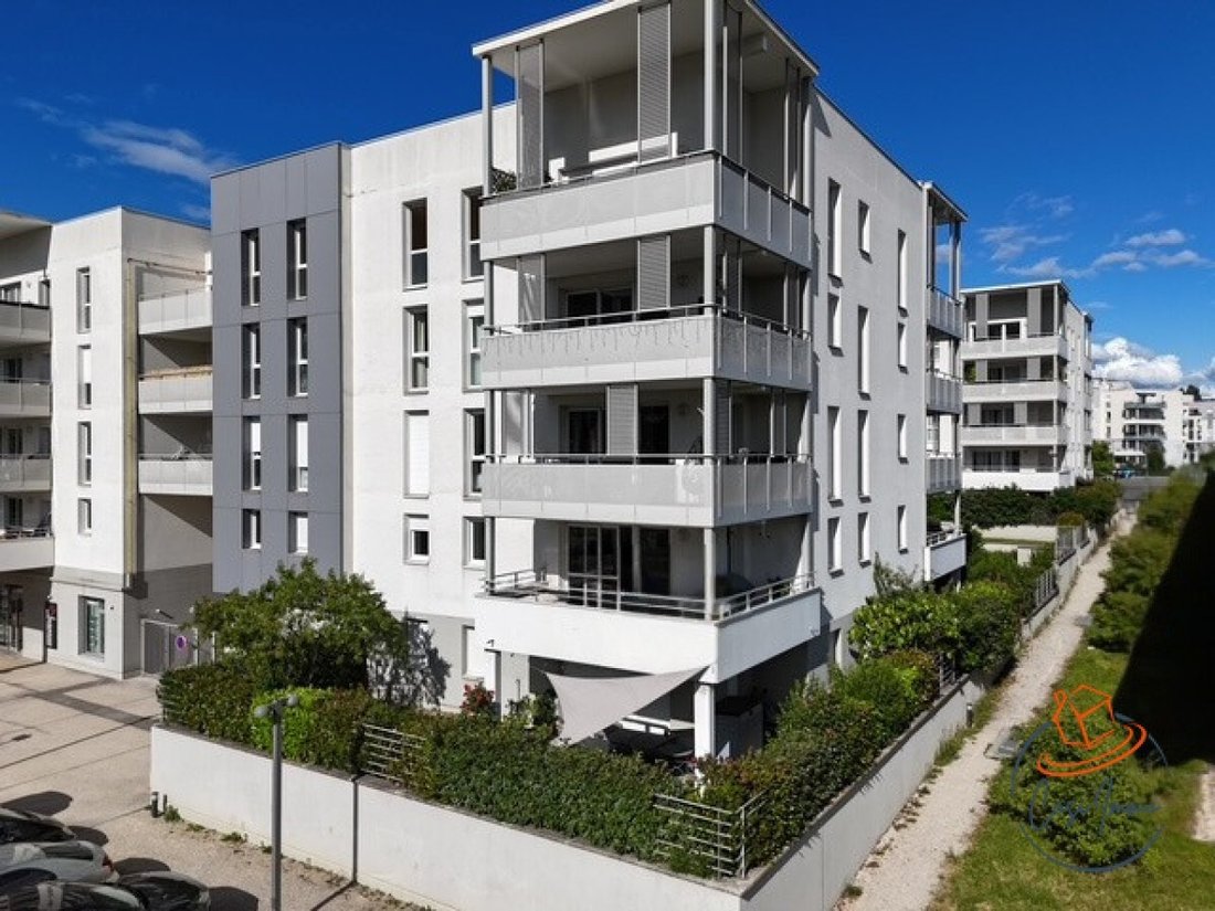 Apartment in Ouest, Saint-Genis-Pouilly, France 1 - 18132353