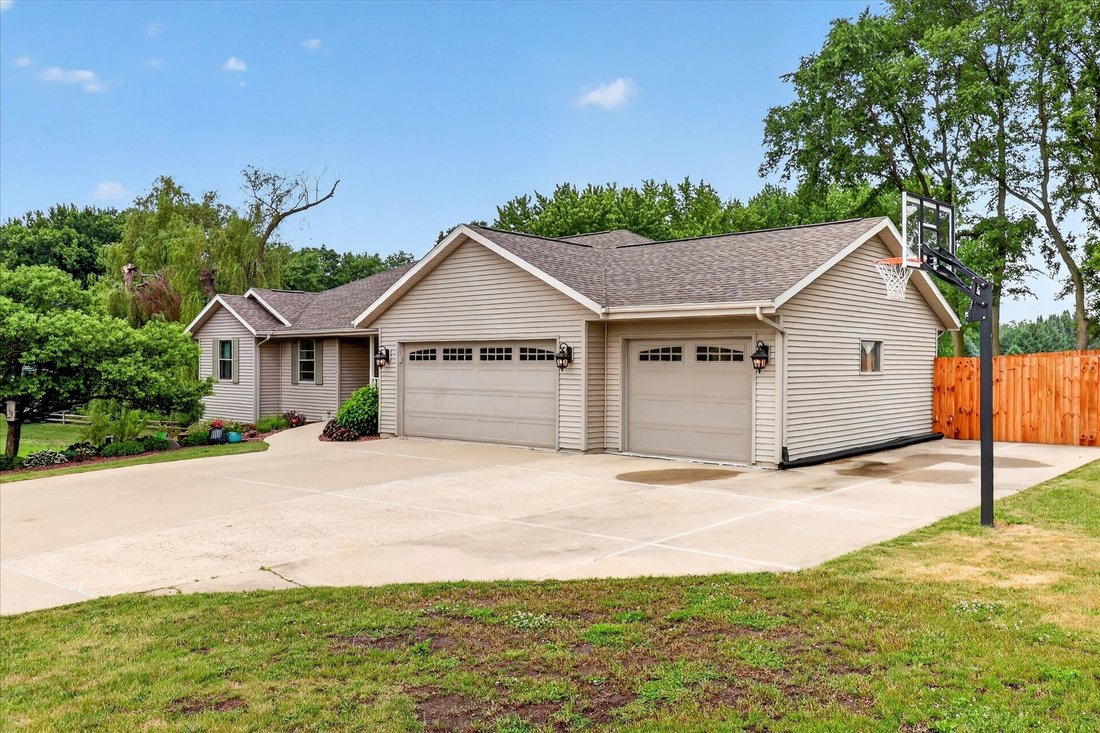 House in Whitewater, Wisconsin, United States 2 - 18131016