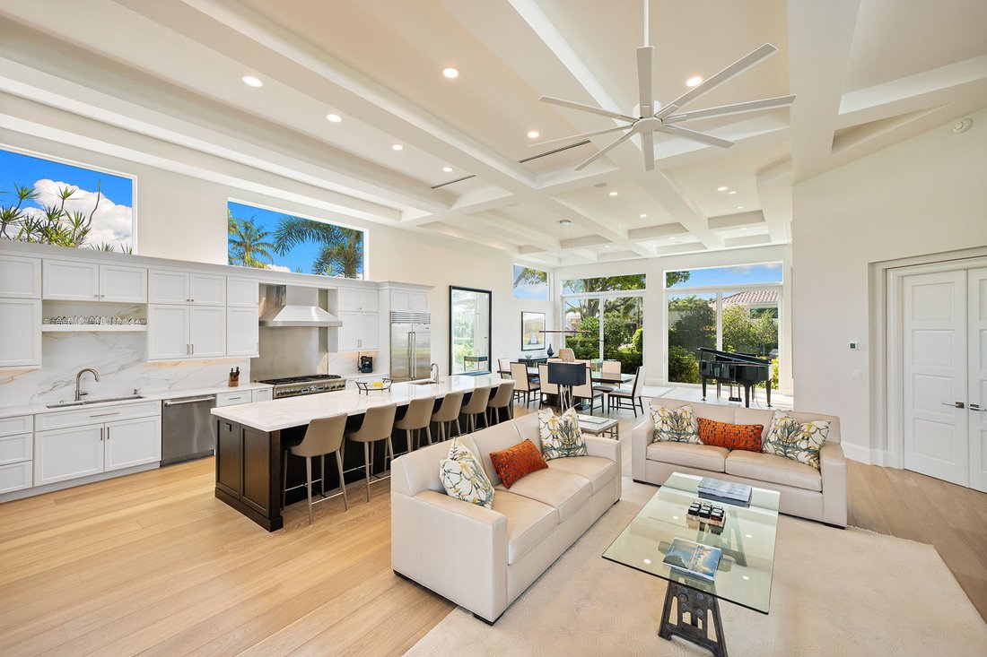 Naples, Florida, United States 1 - 17372456