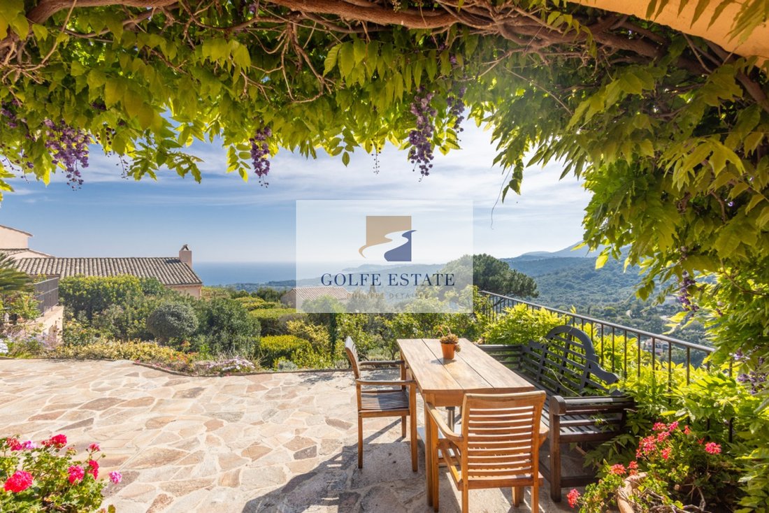 Villa in La Croix-Valmer, Provence-Alpes-Côte d'Azur, France 1 - 18132365