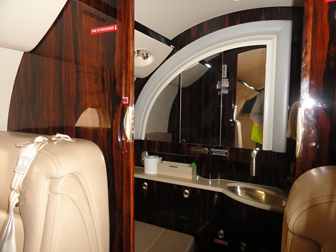 Midsize Jet in Kochi, India 5 - 18133673