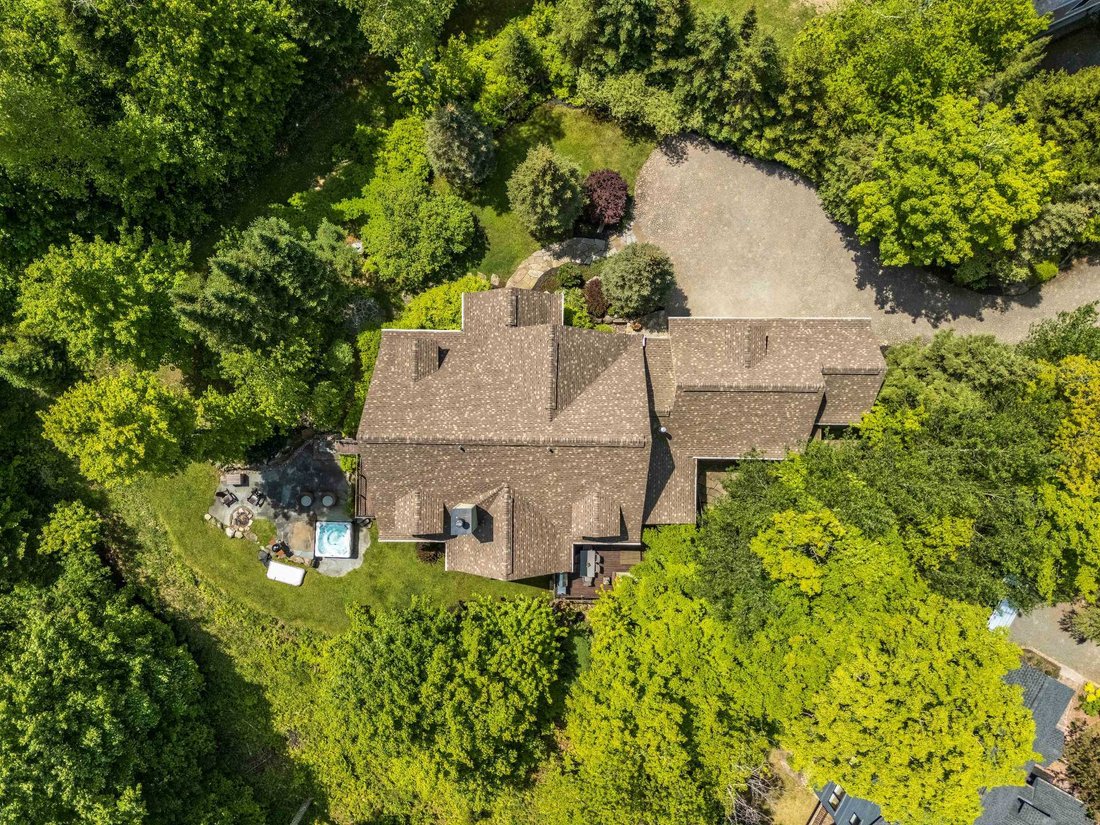 House in Mont-Tremblant, Quebec, Canada 3 - 18130066