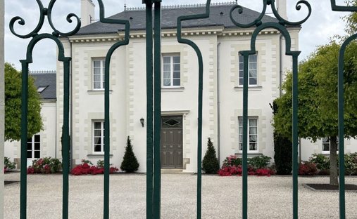 House in Sud, Les Sorinieres, France 1