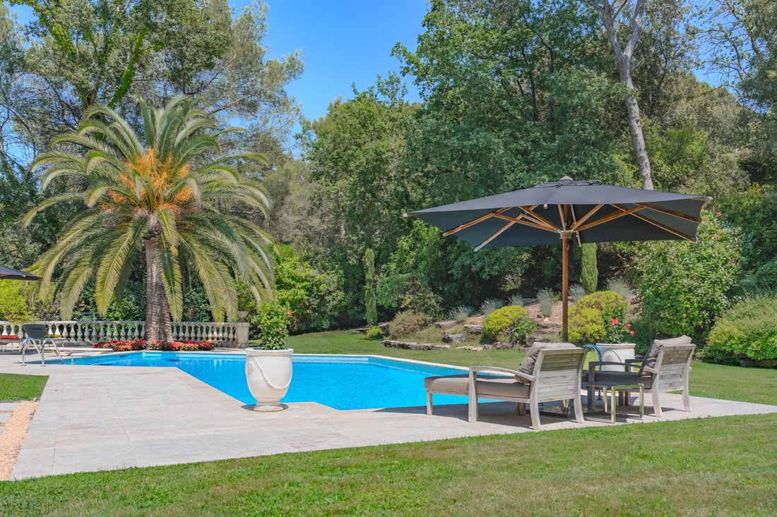 House in Mougins, Provence-Alpes-Côte d'Azur, France 3 - 17602541