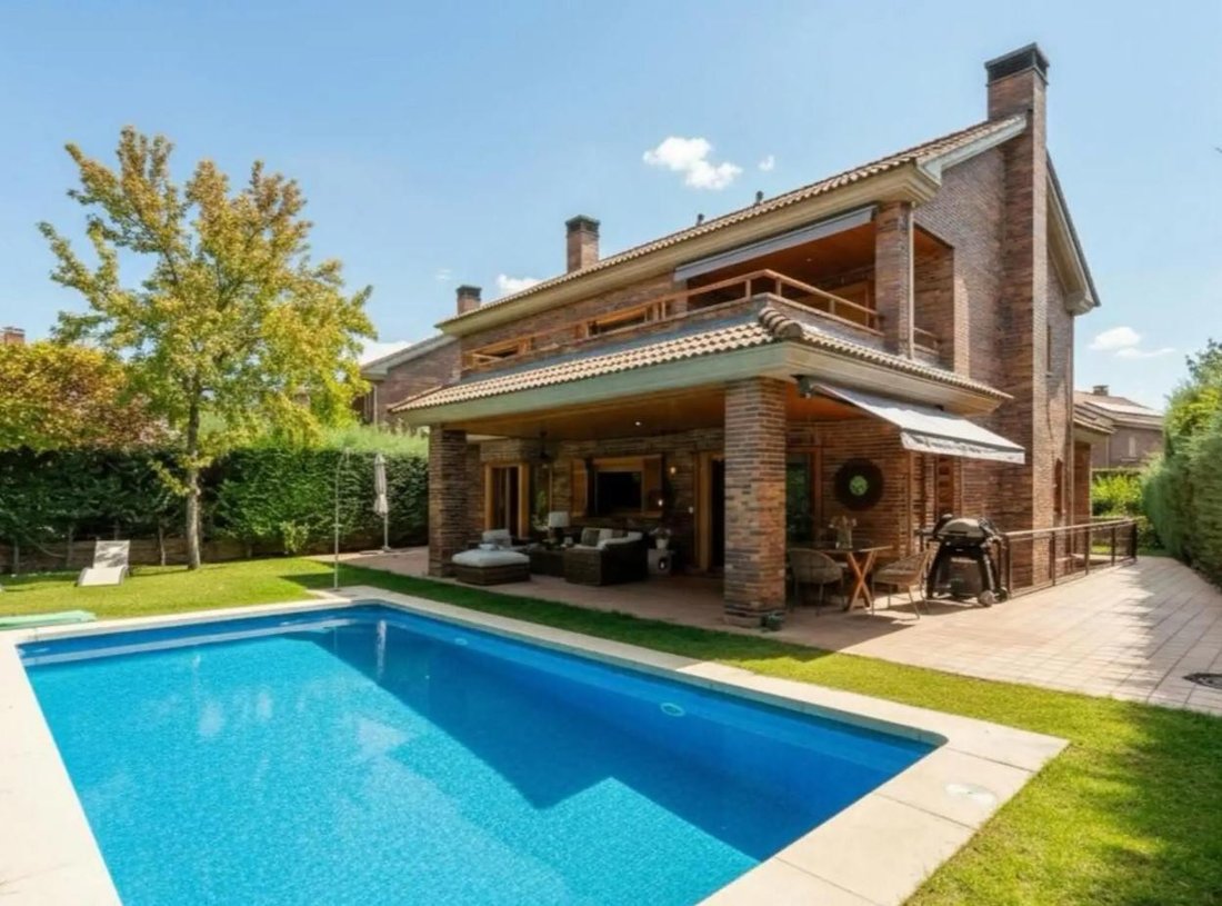 Villa in Las Rozas de Madrid, Comunidad de Madrid, Spain 1 - 18128180