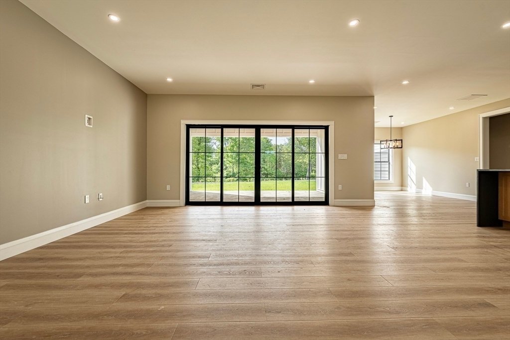 House in Swansea, Massachusetts, United States 5 - 18128929