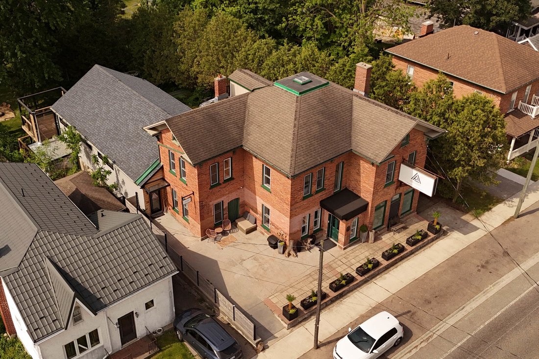 House in Waterloo, Ontario, Canada 3 - 18130479
