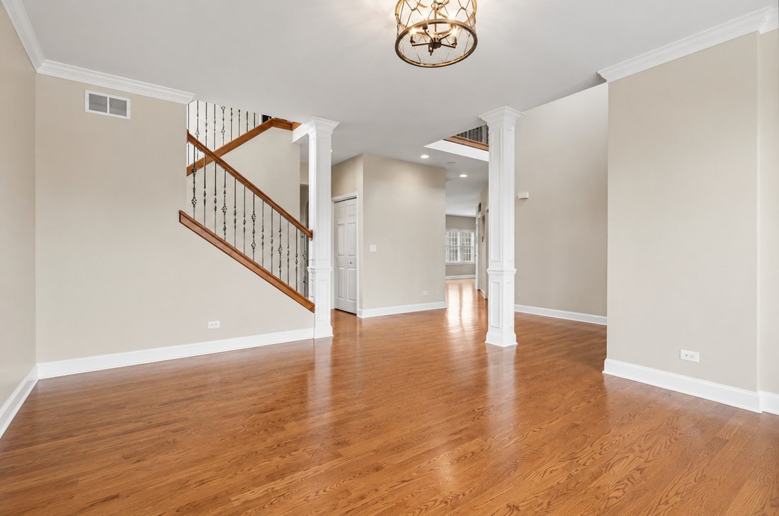 House in Joliet, Illinois, United States 5 - 17969376