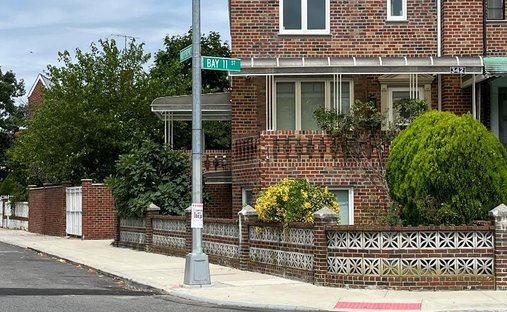 House in New York, New York, United States 1