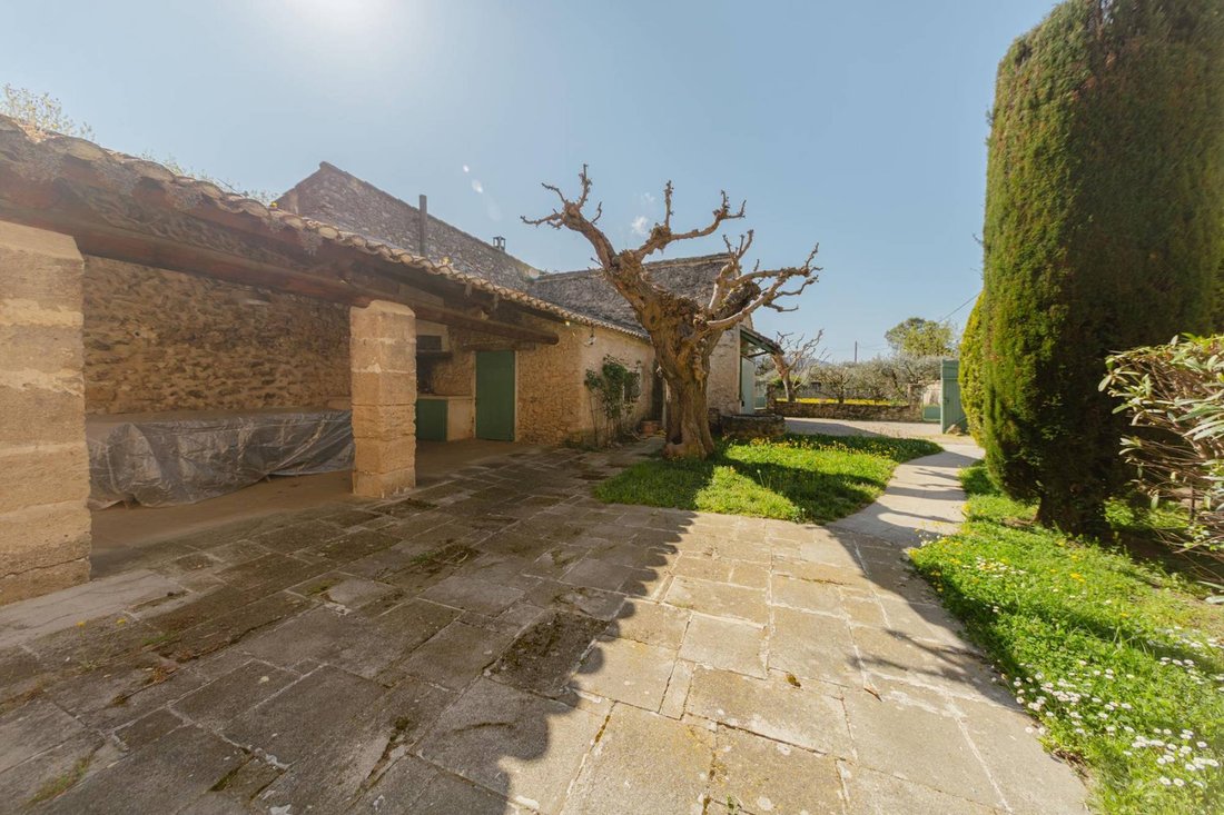 Maison à Robion, Provence-Alpes-Côte d'Azur, France 2 - 18128027