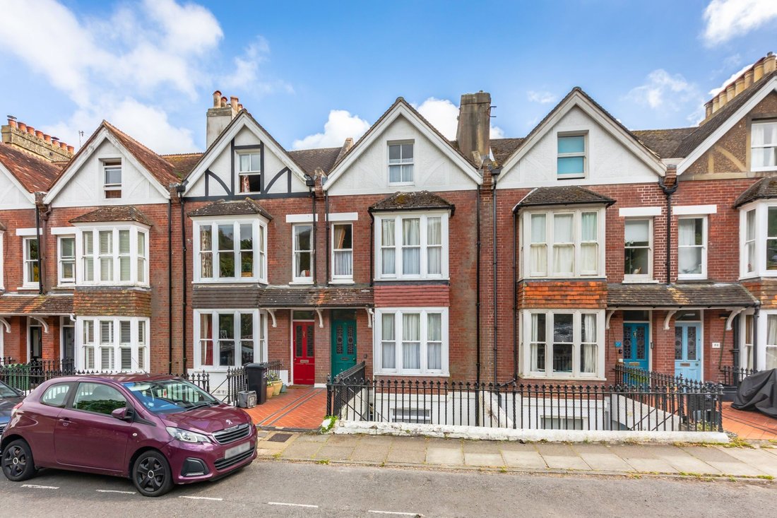 House in Lewes, England 2 - 18130089