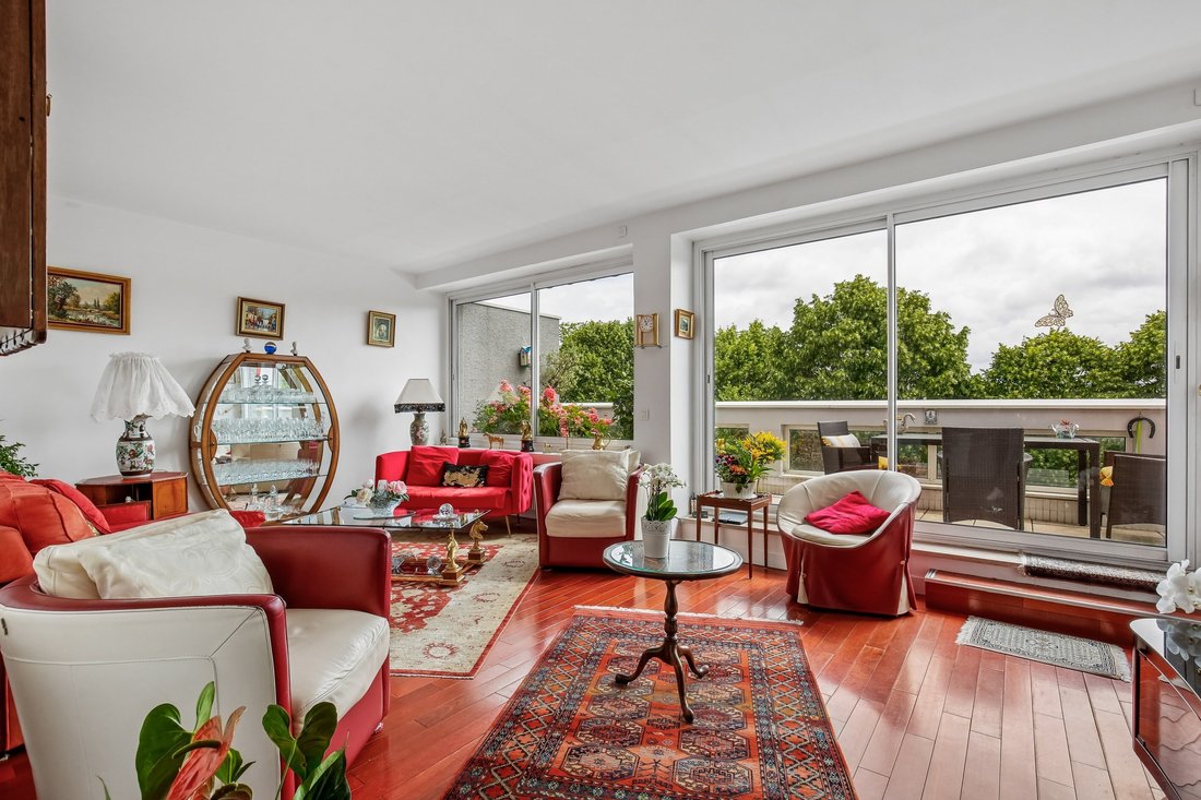 Apartment in Saint-Cloud, Ile-de-France, France 2 - 18128293