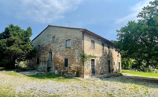 Country House in Center - La Rocca, Comeana, Tuscany 1