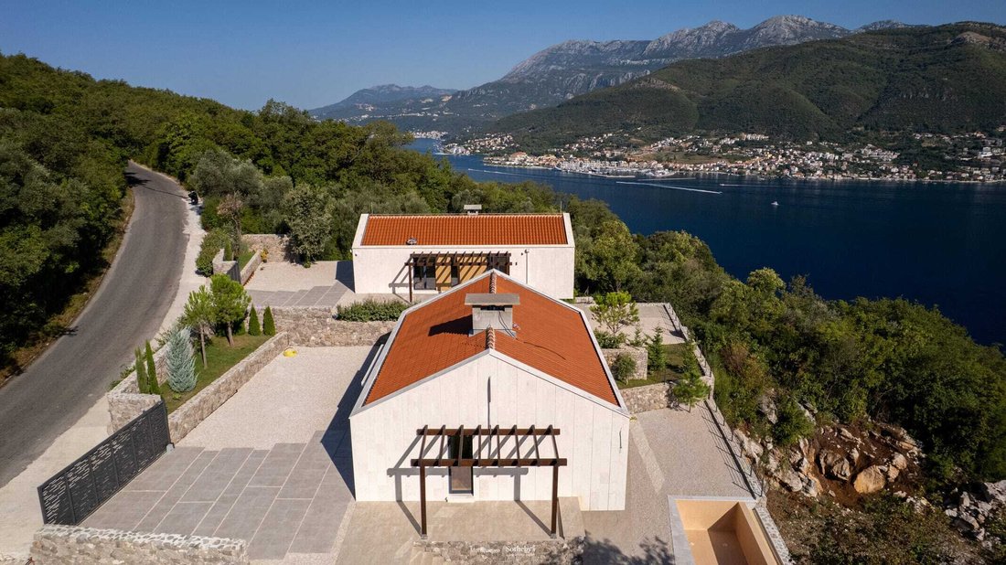 Apartment in Tivat, Tivat Municipality, Montenegro 1 - 18130178