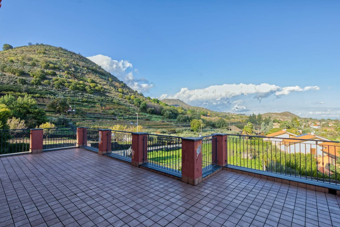 Villa in Viagrande, Sicily, Italy 3 - 18134656