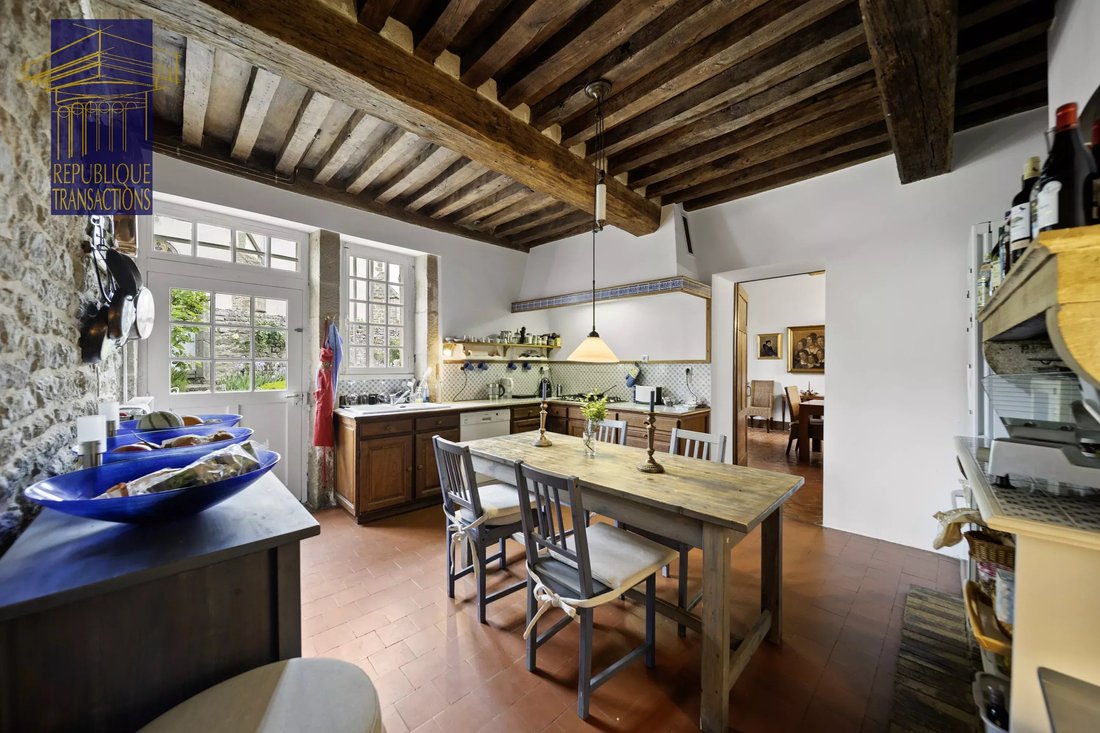 Estate in Centre Ville, Beaune, France 5 - 18129478