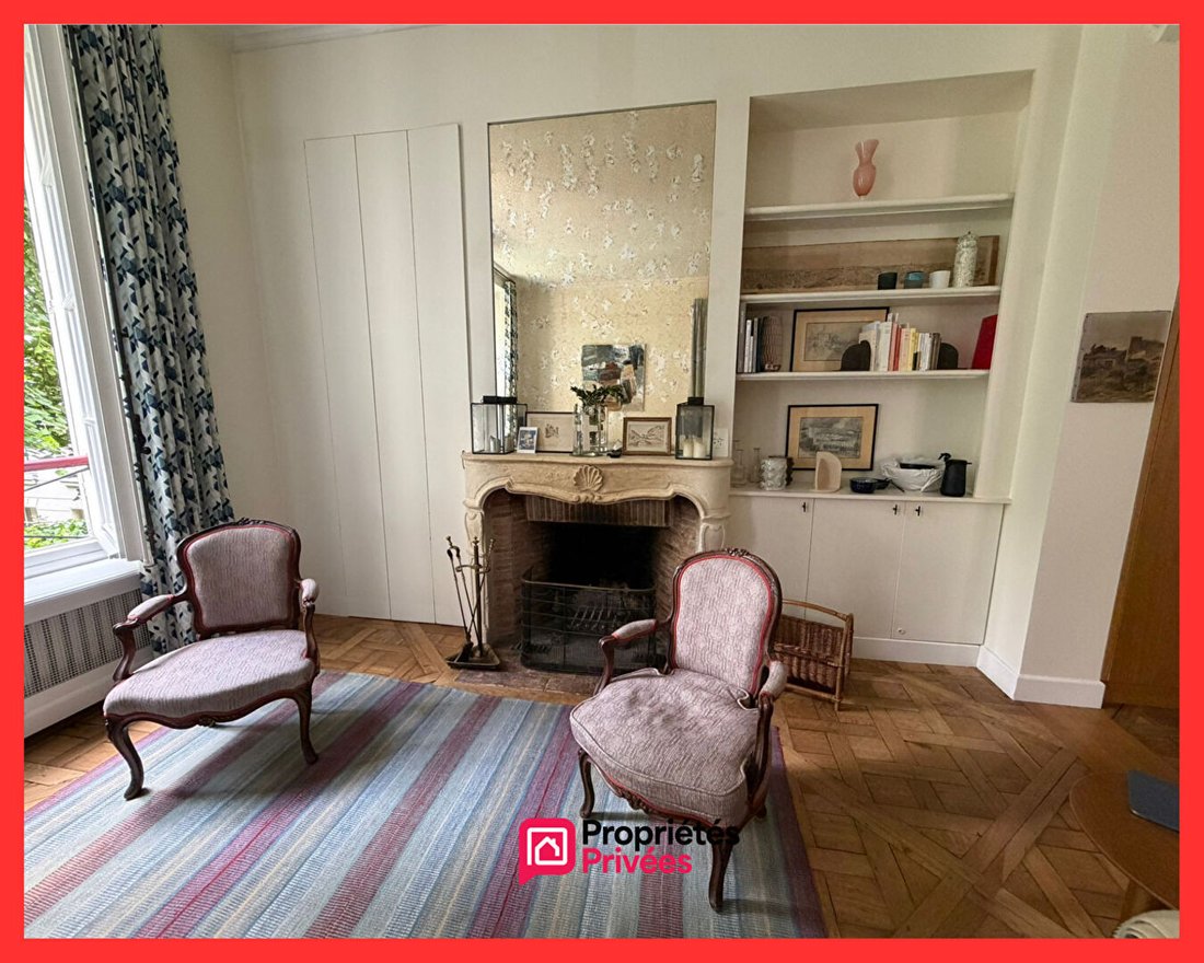 Apartment in Saint Thomas d'Aquin, Paris 7e Arrondissement, Paris 2 - 18115021