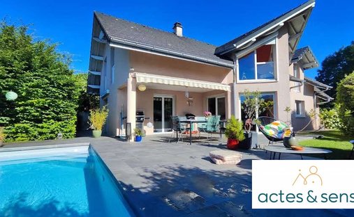 House in Sud, Saint-Alban-Leysse, France 1